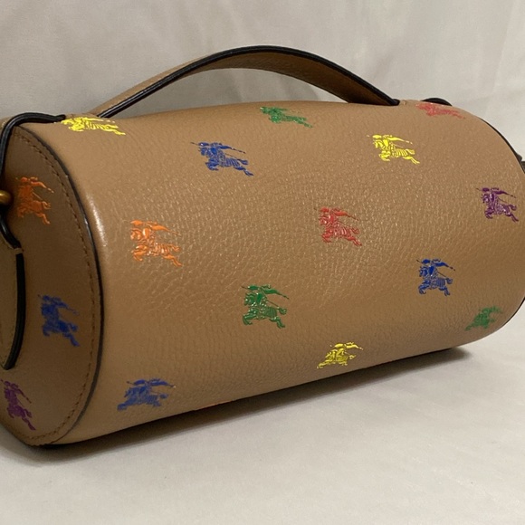 BURBERRY THE EKD LEATHER BARREL BAG IN NEUTRALS/MULTI - Picture 6 of 17